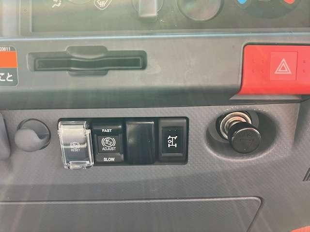 いすゞエルフクレーン4段小型（2t・3t）[写真13]