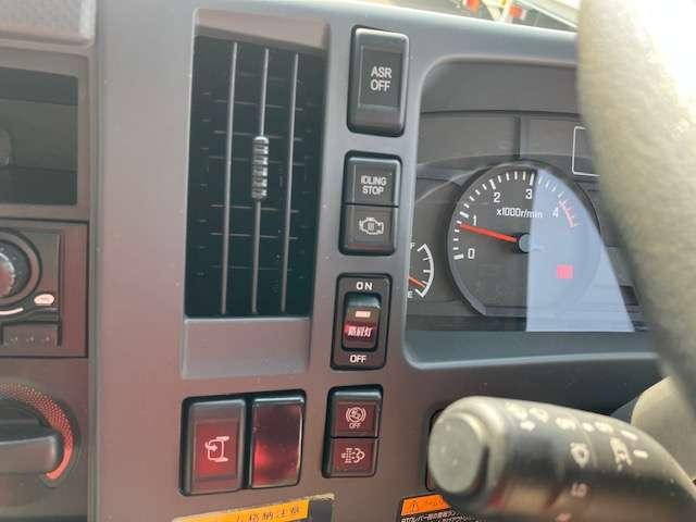 いすゞエルフクレーン4段小型（2t・3t）[写真14]