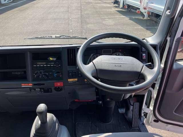 いすゞエルフクレーン4段小型（2t・3t）[写真08]