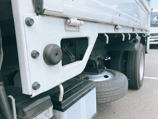 いすゞエルフ平ボディ小型（2t・3t）[写真20]