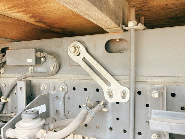 いすゞエルフ平ボディ小型（2t・3t）[写真24]