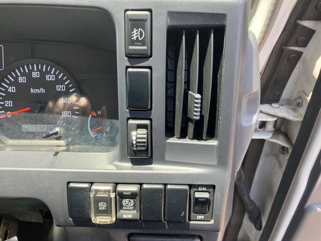 いすゞエルフ平ボディ小型（2t・3t）[写真38]