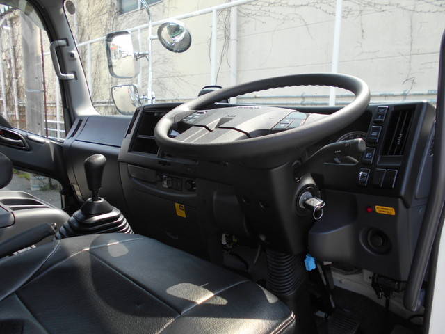 いすゞフォワードセーフティローダー中型（4t）[写真21]