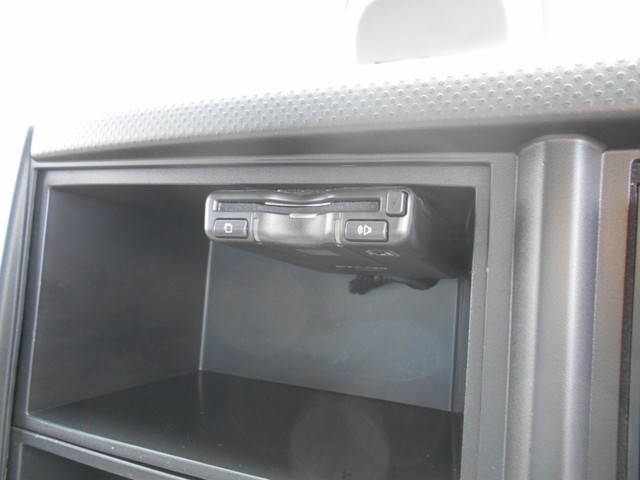 いすゞフォワードセーフティローダー中型（4t）[写真26]