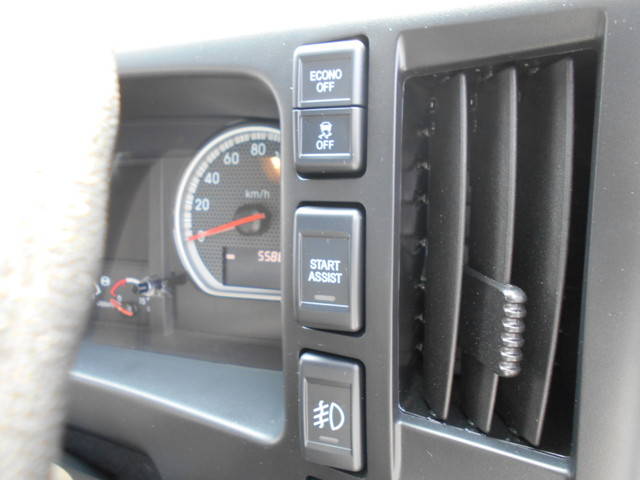 いすゞフォワードセーフティローダー中型（4t）[写真33]