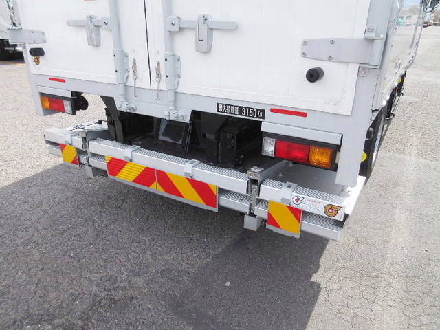 三菱ふそうキャンターアルミウイング小型（2t・3t）[写真12]