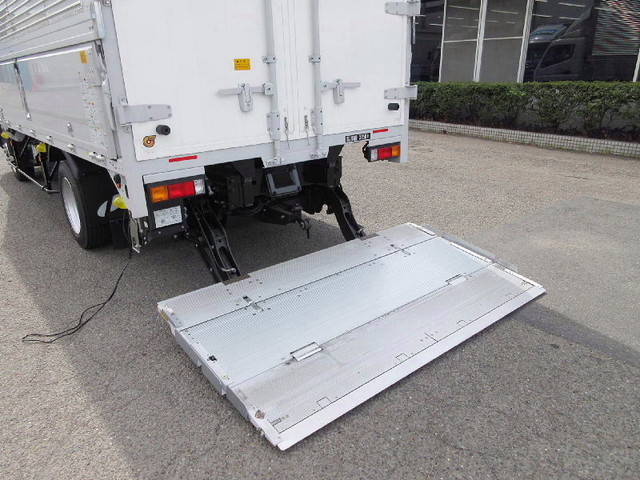 三菱ふそうキャンターアルミウイング小型（2t・3t）[写真13]