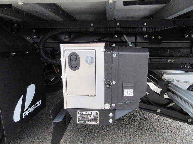 三菱ふそうキャンターアルミウイング小型（2t・3t）[写真14]