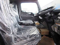 三菱ふそうキャンターアルミウイング小型（2t・3t）[写真16]