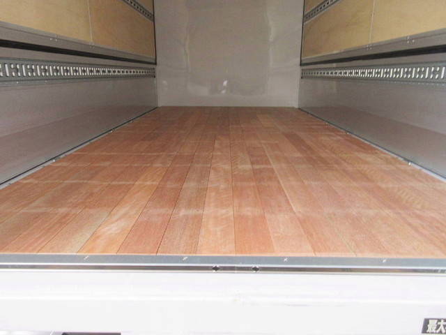 三菱ふそうキャンターアルミウイング小型（2t・3t）[写真06]