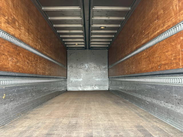 いすゞフォワードアルミウイング中型（4t）[写真12]