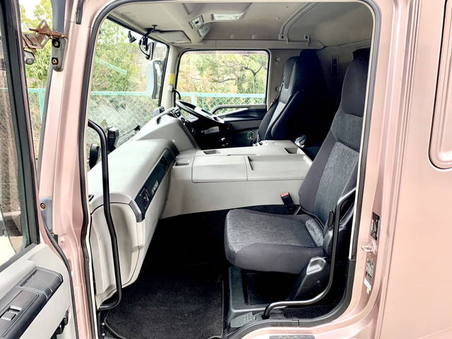 三菱ふそうスーパーグレートパネルウイング大型（10t）[写真11]