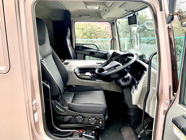 三菱ふそうスーパーグレートパネルウイング大型（10t）[写真28]