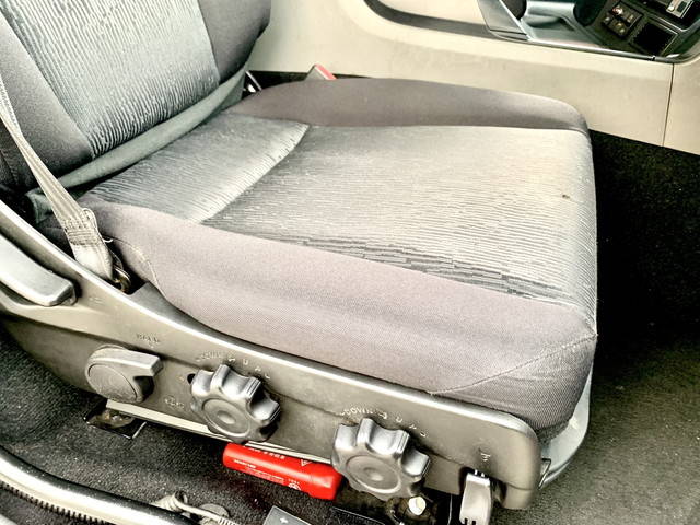 三菱ふそうスーパーグレートパネルウイング大型（10t）[写真29]