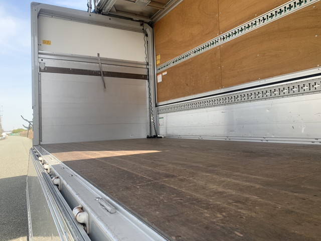 いすゞエルフアルミウイング小型（2t・3t）[写真10]