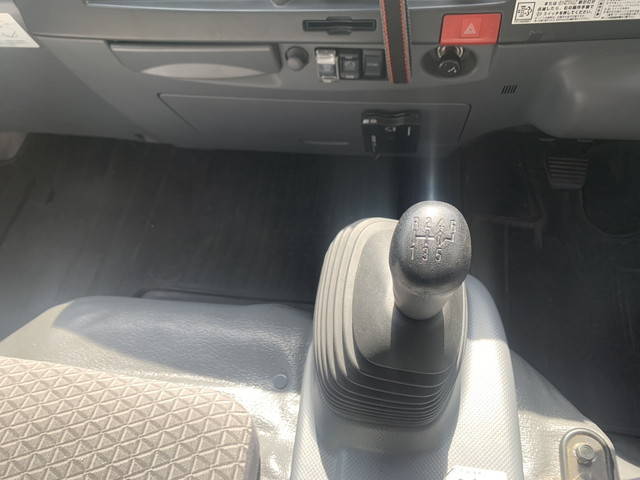 いすゞエルフアルミウイング小型（2t・3t）[写真32]