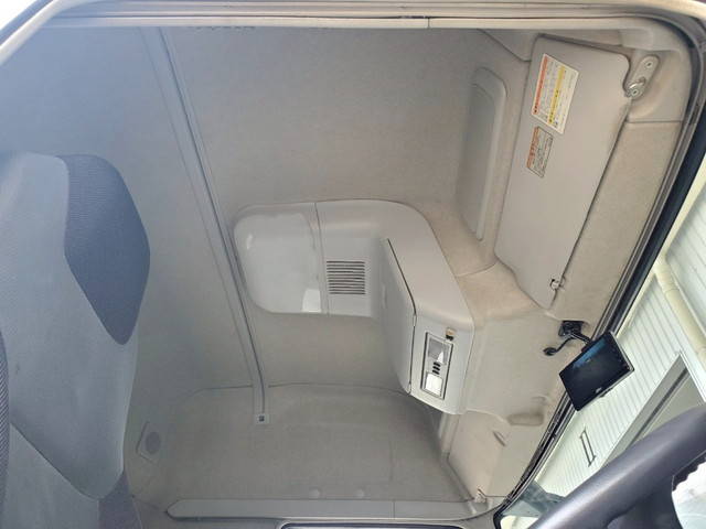 三菱ふそうスーパーグレートセルフローダー大型（10t）[写真13]