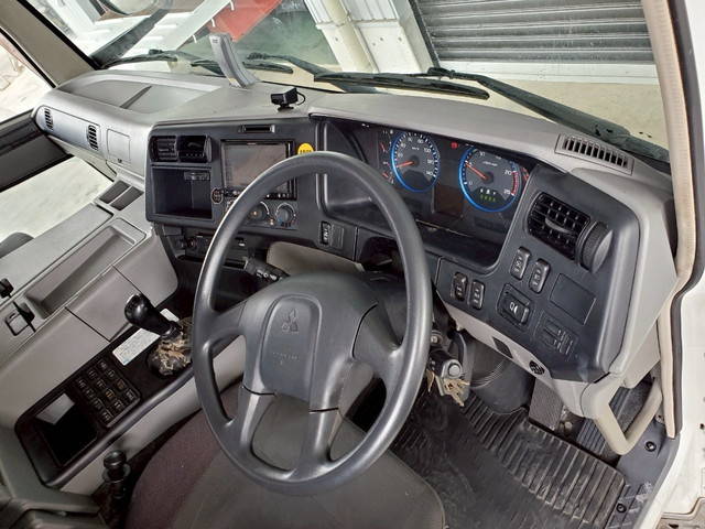 三菱ふそうスーパーグレートセルフローダー大型（10t）[写真15]