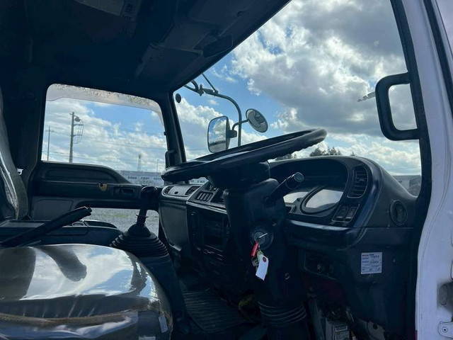 いすゞフォワードクレーン4段中型（4t）[写真36]