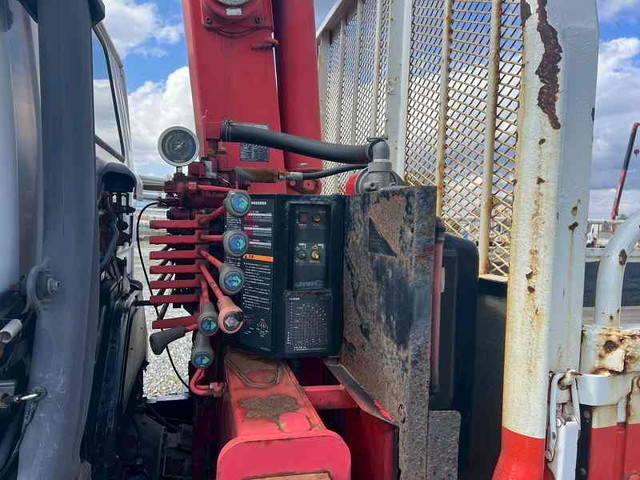 いすゞフォワードクレーン3段中型（4t）[写真13]