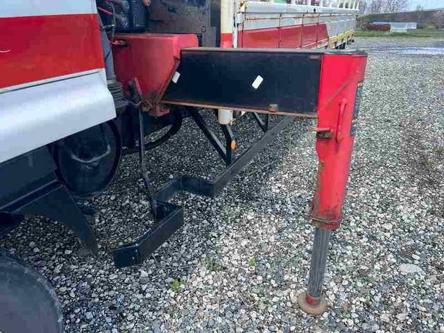 いすゞフォワードクレーン3段中型（4t）[写真14]