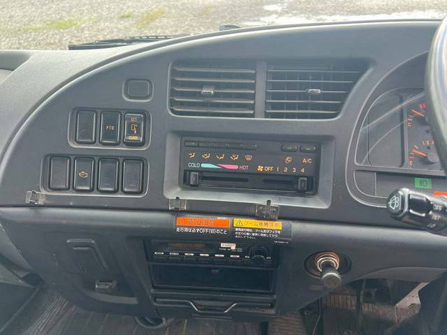 いすゞフォワードクレーン3段中型（4t）[写真38]