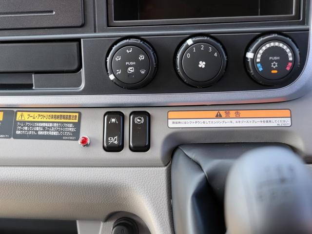 三菱ふそうキャンタークレーン4段小型（2t・3t）[写真27]