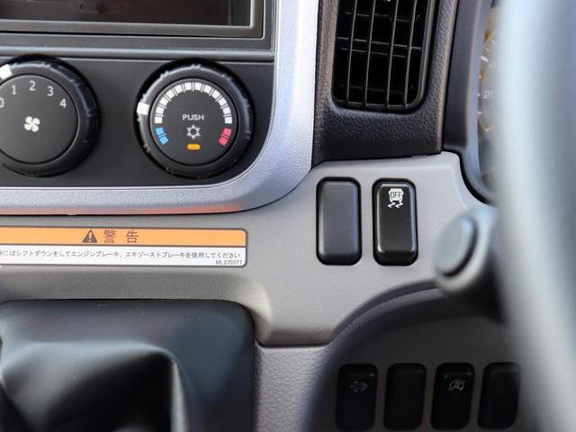 三菱ふそうキャンタークレーン4段小型（2t・3t）[写真28]