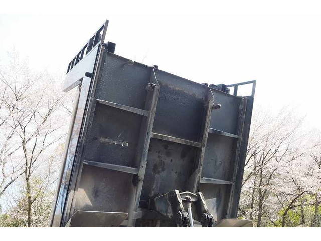 いすゞフォワードダンプ中型（4t）[写真14]