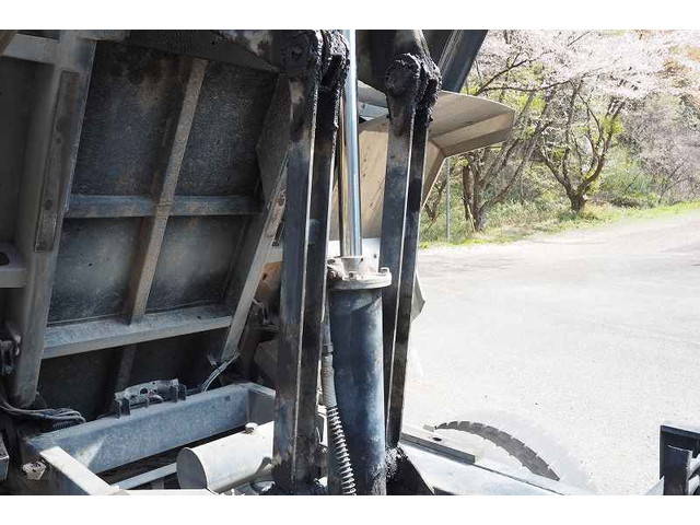 いすゞフォワードダンプ中型（4t）[写真16]