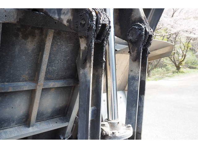 いすゞフォワードダンプ中型（4t）[写真17]