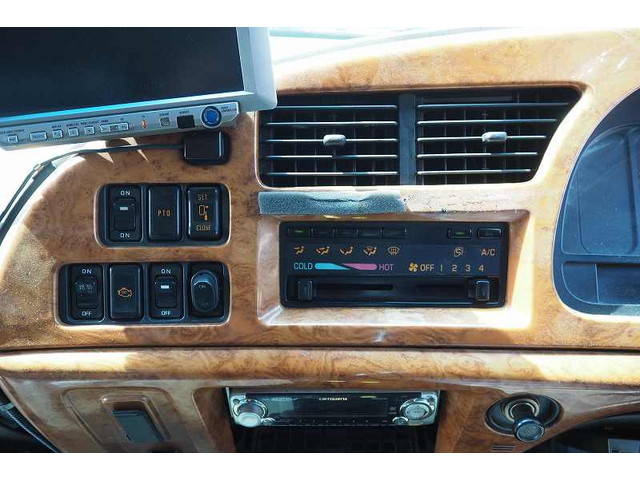 いすゞフォワードダンプ中型（4t）[写真39]