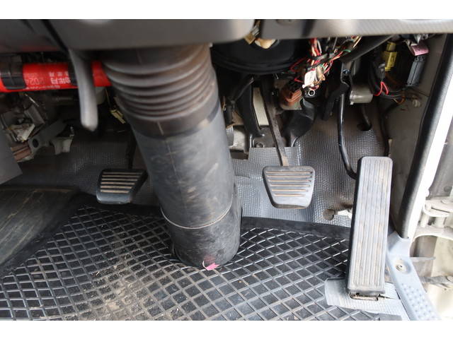 いすゞエルフクレーン3段小型（2t・3t）[写真28]