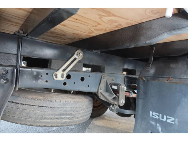 いすゞエルフクレーン3段小型（2t・3t）[写真09]