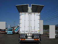 UDトラックスクオン冷蔵冷凍ウイング大型（10t）[写真13]