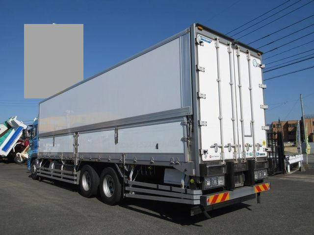 UDトラックスクオン冷蔵冷凍ウイング大型（10t）[写真02]