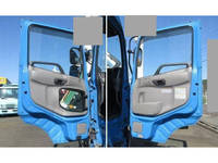 UDトラックスクオン冷蔵冷凍ウイング大型（10t）[写真23]