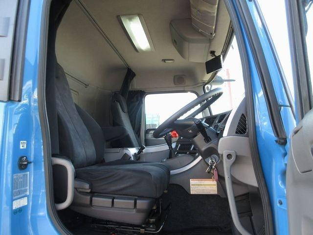 UDトラックスクオン冷蔵冷凍ウイング大型（10t）[写真26]