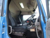 UDトラックスクオン冷蔵冷凍ウイング大型（10t）[写真26]