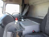 UDトラックスクオン冷蔵冷凍ウイング大型（10t）[写真29]