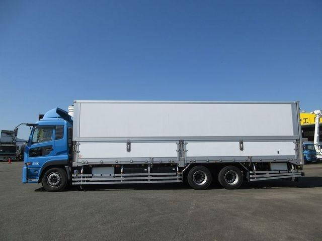 UDトラックスクオン冷蔵冷凍ウイング大型（10t）[写真05]