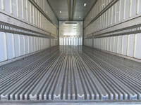 UDトラックスクオン冷蔵冷凍ウイング大型（10t）[写真08]