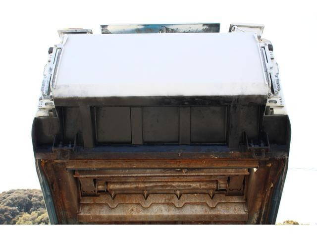 日野デュトロパッカー車（塵芥車）小型（2t・3t）[写真19]