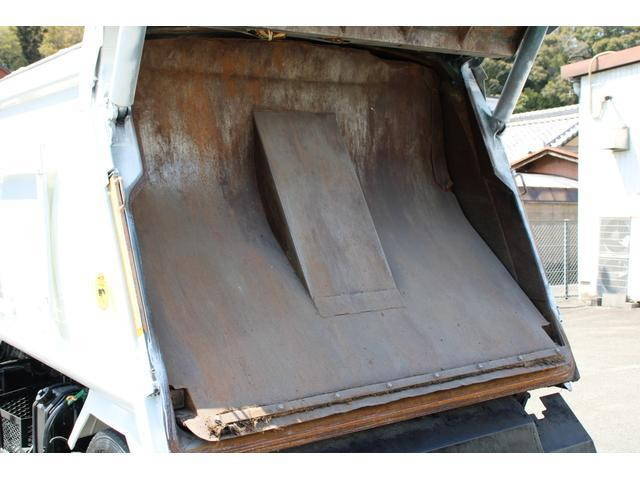 日野デュトロパッカー車（塵芥車）小型（2t・3t）[写真29]