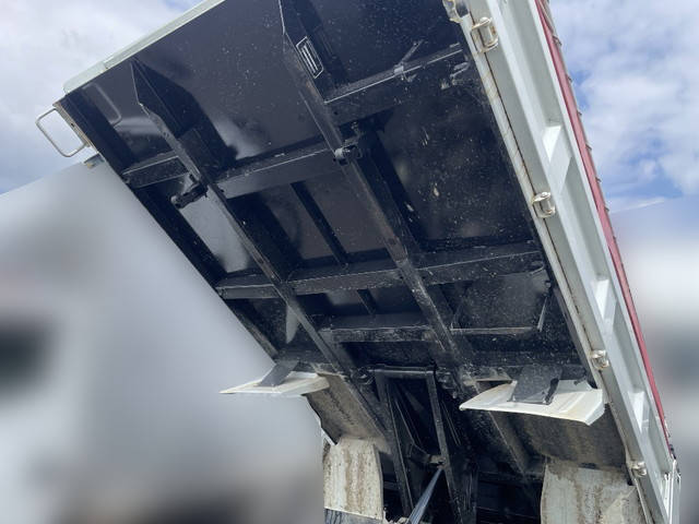 三菱ふそうキャンターダンプ小型（2t・3t）[写真13]