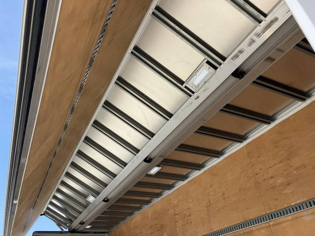 日野プロフィアアルミウイング大型（10t）[写真05]