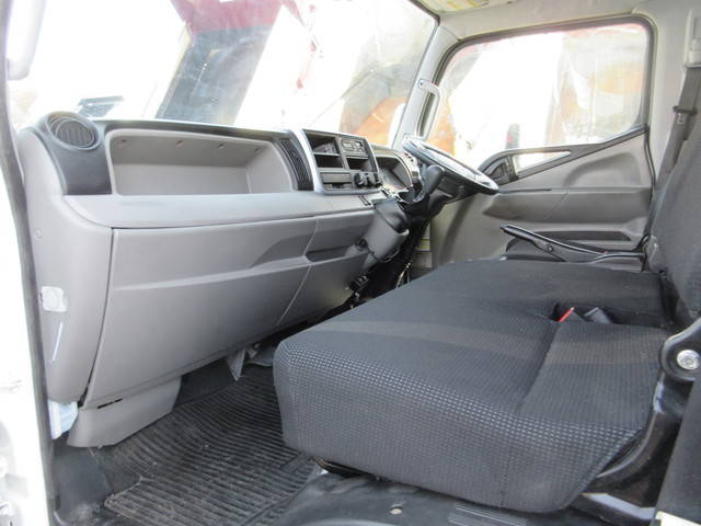 三菱ふそうキャンターアルミウイング小型（2t・3t）[写真15]