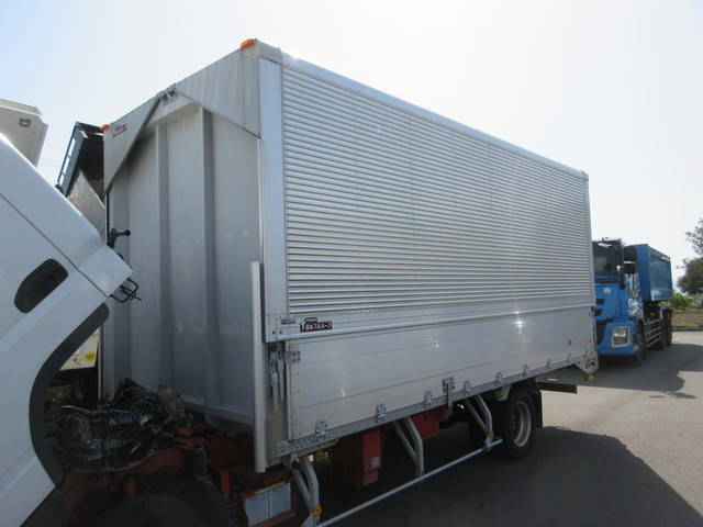 三菱ふそうキャンターアルミウイング小型（2t・3t）[写真17]