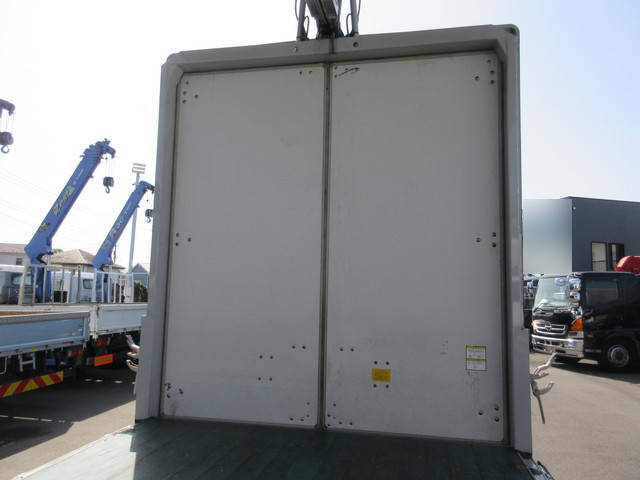 三菱ふそうキャンターアルミウイング小型（2t・3t）[写真23]