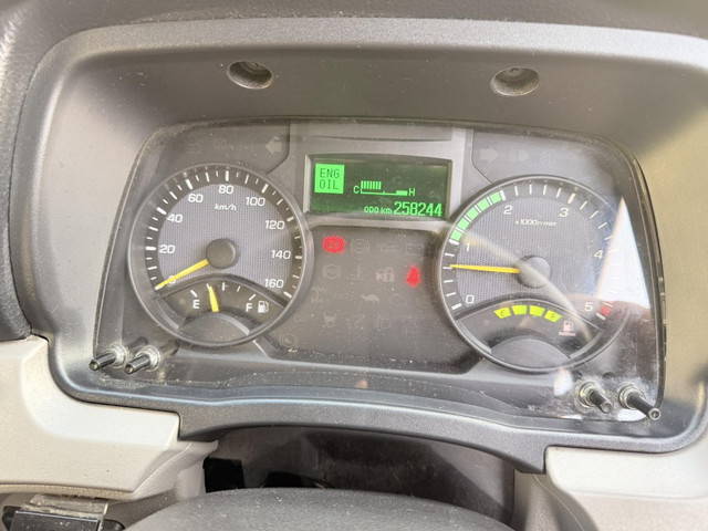 三菱ふそうキャンターアルミウイング小型（2t・3t）[写真03]